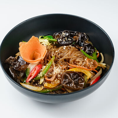 Чапче с овощами в Дом куксу korean noodles&bbq по цене 800 ₽