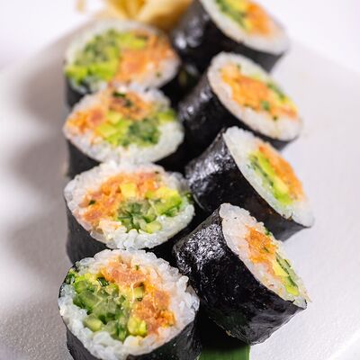 Ролл с тунцом в Just Residence по цене 790 ₽