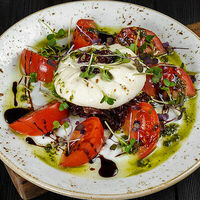 Салат Буратта в ИТЛЕ Стейк-кафе Halal