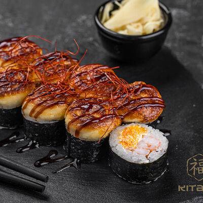 Запеченный ролл с креветкой (острый) в Kitana по цене 646 ₽