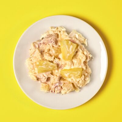 Салат с копченой грудкой с ананасом в Румян картофан по цене 102 ₽