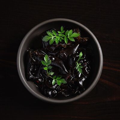 Древесные грибы по-сингапурски в KOJI по цене 490 ₽