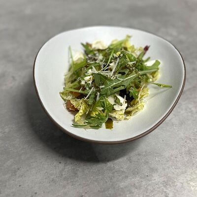 Теплый салат с баклажанами в Black Hot Coffee по цене 756 ₽