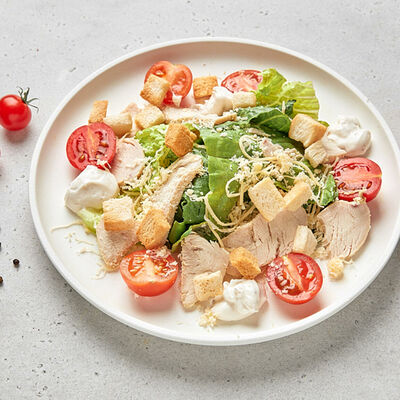 Салат Цезарь с курицей в Штолле по цене 425 ₽