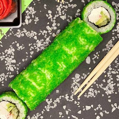 Калифорния в Woow Sushi по цене 450 ₽