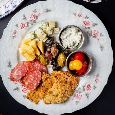 Сет закусок к вину в Цех по цене 780 ₽