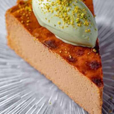 Чизкейк из топленого молокав АFINA по цене 690 ₽