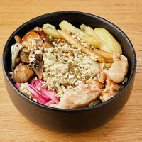 Салат с копченой грудкой в Pita's