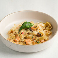 Паппарделле с семгой на сливочном соусе в Трай