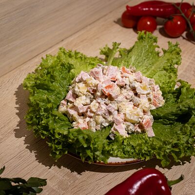 Салат Оливье в Плюшка ватрушка по цене 250 ₽