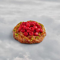 Вензель с малиной в Буше