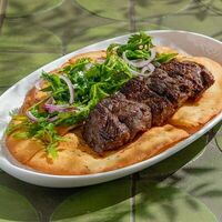 Шашлык из говяжьей вырезки в Двор Помидор