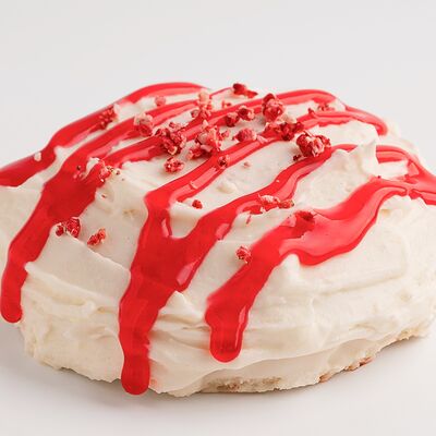 Булочка с клубникой в Love Buns по цене 229 ₽