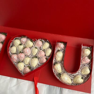 Клубника в шоколаде Iu в Allowberry по цене 15000 ₽