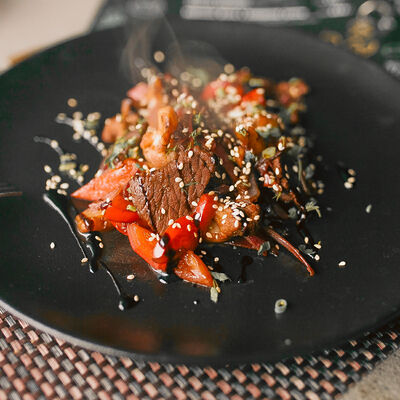 Салат Теплый с говядиной в Рестобар Ферум по цене 270