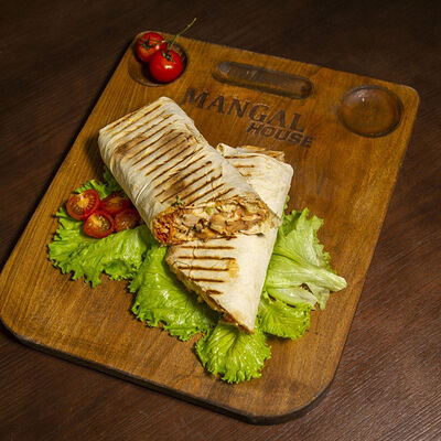 Шаурма со свининойв Mangal House по цене 450 ₽