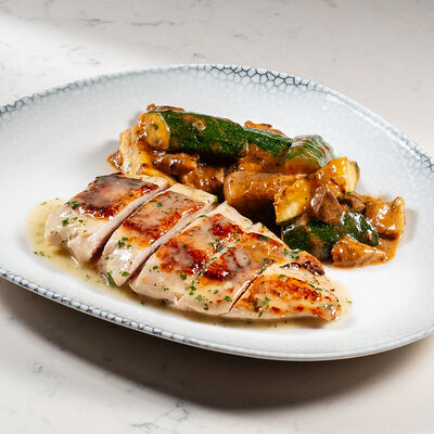 Куриная грудка с грибами в Cheeseria по цене 1090 ₽