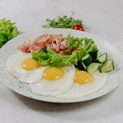 Яичница из трех яиц в Balance cafe по цене 552 ₽