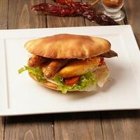 Яичница с куриными колбасками в Балкан Гриль Вкус Сербии