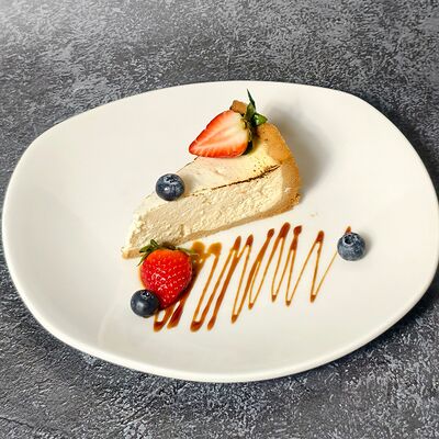 Чизкейк с ванилью Бурбон в Roku PIZZA & SUSHI по цене 395 ₽