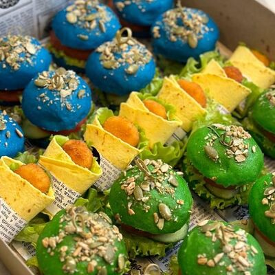 Сет Крутая вечеринка Бокс в Караван вкуса по цене 3900 ₽