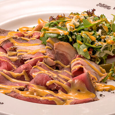 Салат с ростбифом в Goodman по цене 750