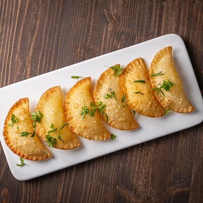 Мини-чебуреки с мясомв Green Pub по цене 690 ₽