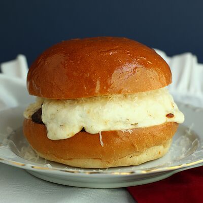 Чизбургер, клюква в Публика по цене 900 ₽