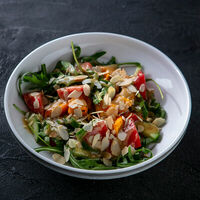 Овощной салат с печеной тыквой в Corner Grill