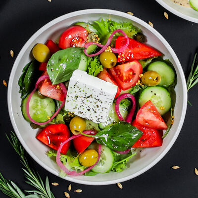 Салат из свежих овощей в Rast Pub по цене 390 ₽