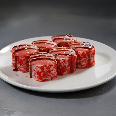 Запеченный ролл с креветками в SASHIMI по цене 640 ₽