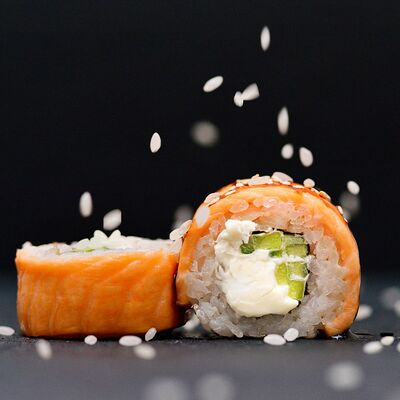 Филадельфия гриль в Дзиро суши-бар по цене 800 ₽