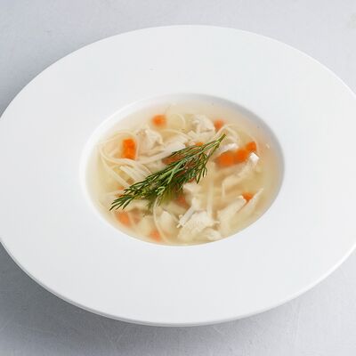 Детский куриный бульон с домашней лапшой в Шато Винтаж по цене 370 ₽