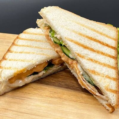 Сэндвич карри фирмы Sensorica в Бодрая выдра по цене 430 ₽