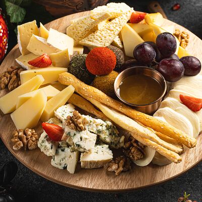 Сырная тарелка в Алазани по цене 9600 ₸