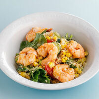 Салат с киноа, креветками и кукурузой в Терраса