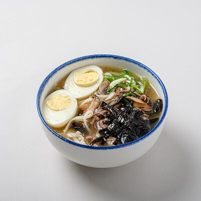 Рамен с говядиной в NYUSURI корейская кухня по цене 650 ₽