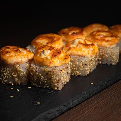 Ролл с лососем и угрёмв МАЛИНА АЗИЯ по цене 530 ₽