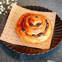 Рулетик с изюмом в СушиBox