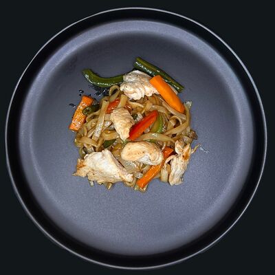 Лапша с курицей в Чочо суши по цене 449 ₽