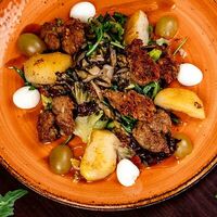 Теплый салат с куриной печенью в Лабиринт