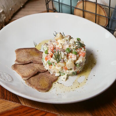 Оливье с языком в Сыроварня по цене 790 ₽