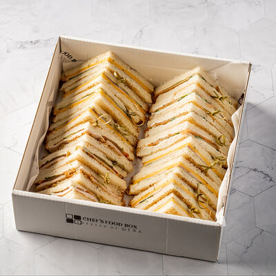 Box Клаб-сэндвичи M в CHEF'S FOOD BOX по цене 1685 ₽