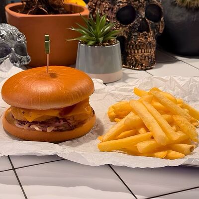 Бургер с креветками в Такерия Dos Amigos по цене 720 ₽