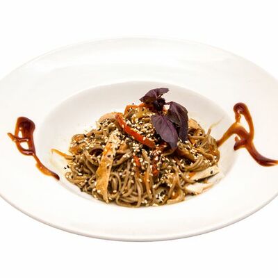 Wok с куриным филе в Кафе на развилке по цене 594 ₽