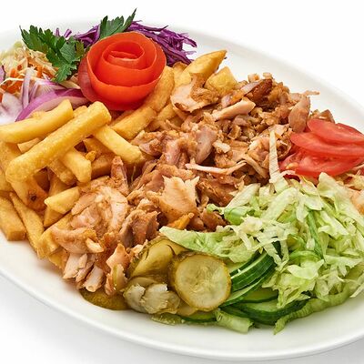 Шаверма из курицы на тарелке в Шашлык от души по цене 590 ₽