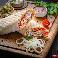 Люля-кебаб из телятины в лаваше в Mr Doner