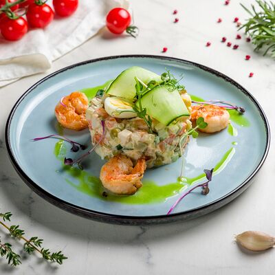 Оливье с креветками в City place по цене 650 ₽