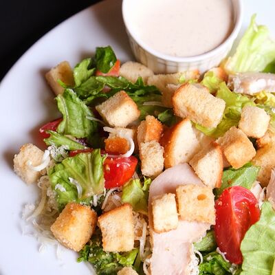 Салат Цезарьв Плантация по цене 280 ₽