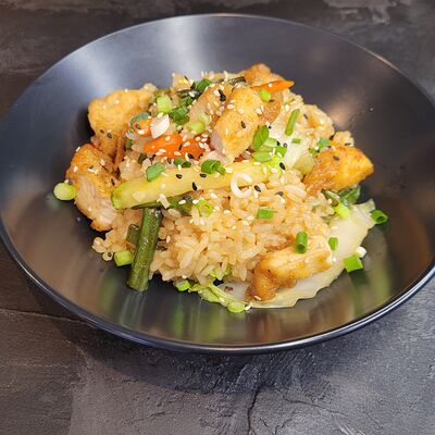 Китайский рис с курицейв Лапшичная ВокБери по цене 495 ₽